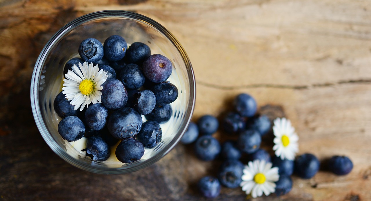 blueberries, berries, fresh-2278921.jpg